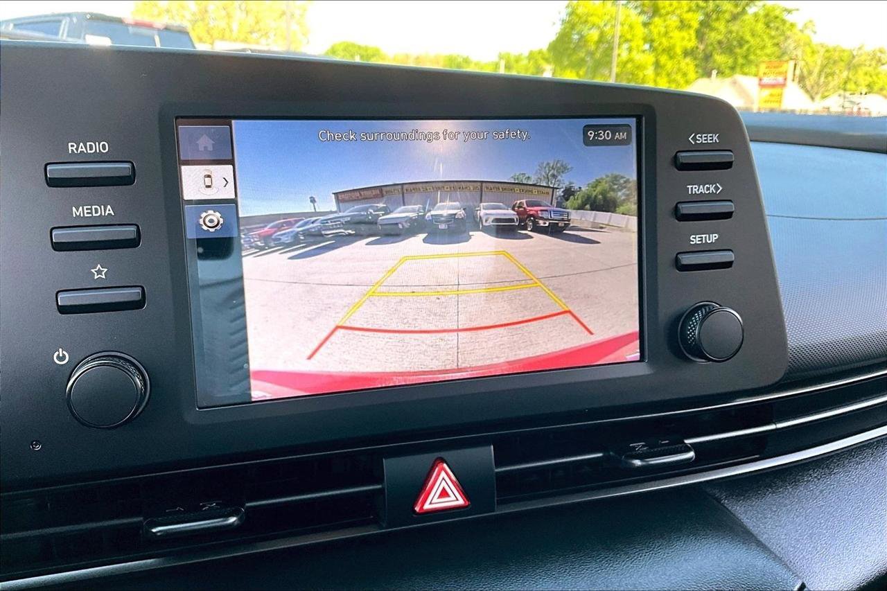 Used 2025 Hyundai Elantra Sport FWD image 16