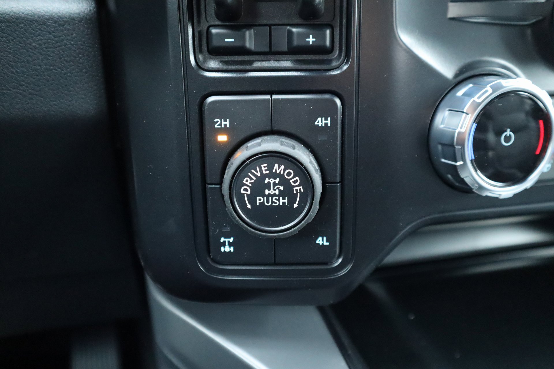 New 2026 Ford F250 Lariat w/ Tremor Off-Road Package image 9