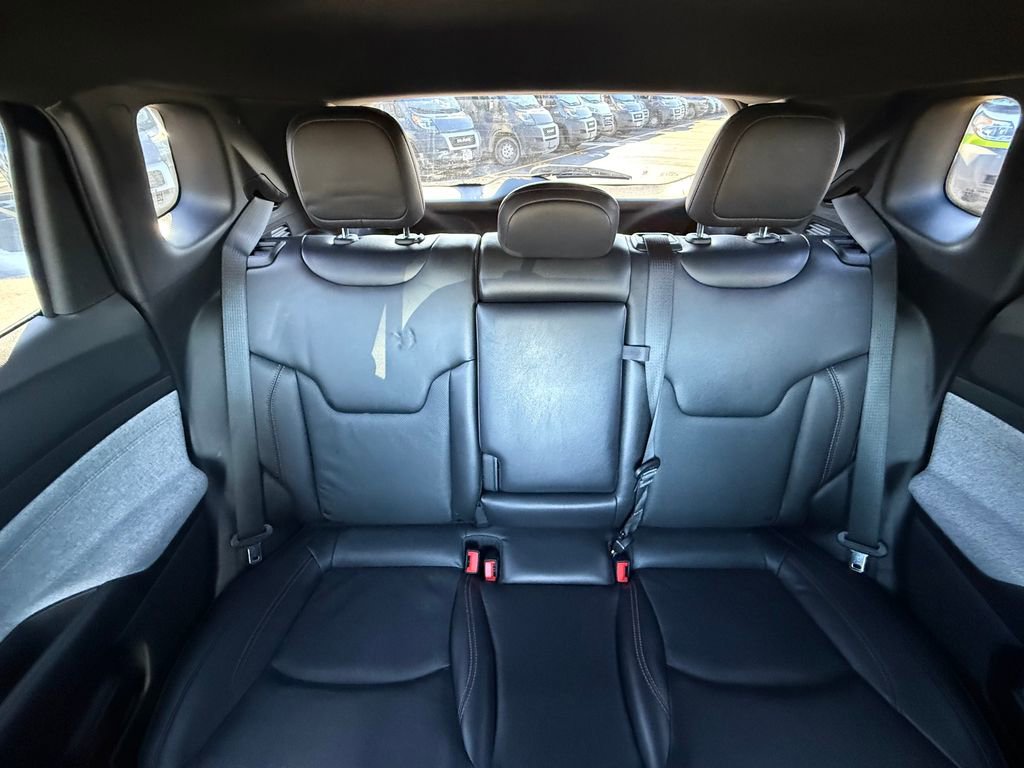 Used 2023 Jeep Compass Latitude image 16