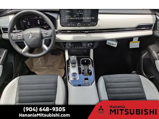 New 2025 Mitsubishi Outlander SE image 15