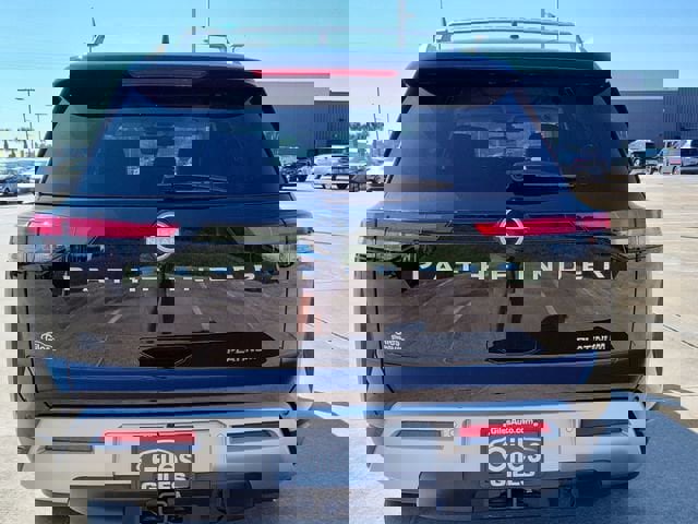 Used 2025 Nissan Pathfinder Platinum w/ Cargo Package image 5
