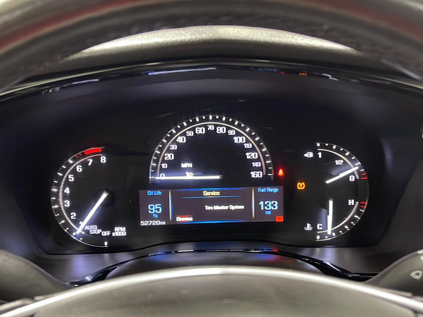 Used 2018 Cadillac XT5 Luxury w/ Driver Awareness Package FWD image 5