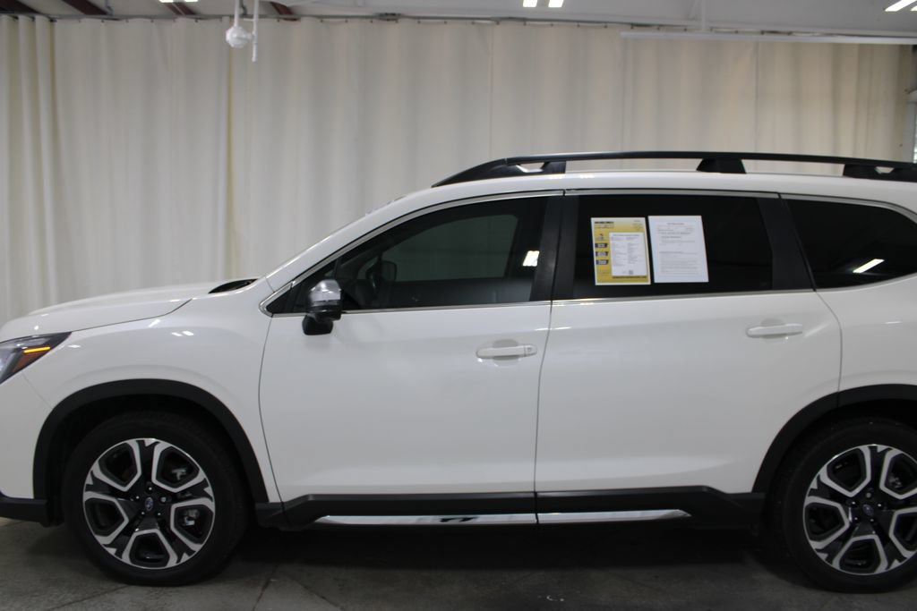 Used 2023 Subaru Ascent Limited w/ Technology Package AWD/4WD image 6