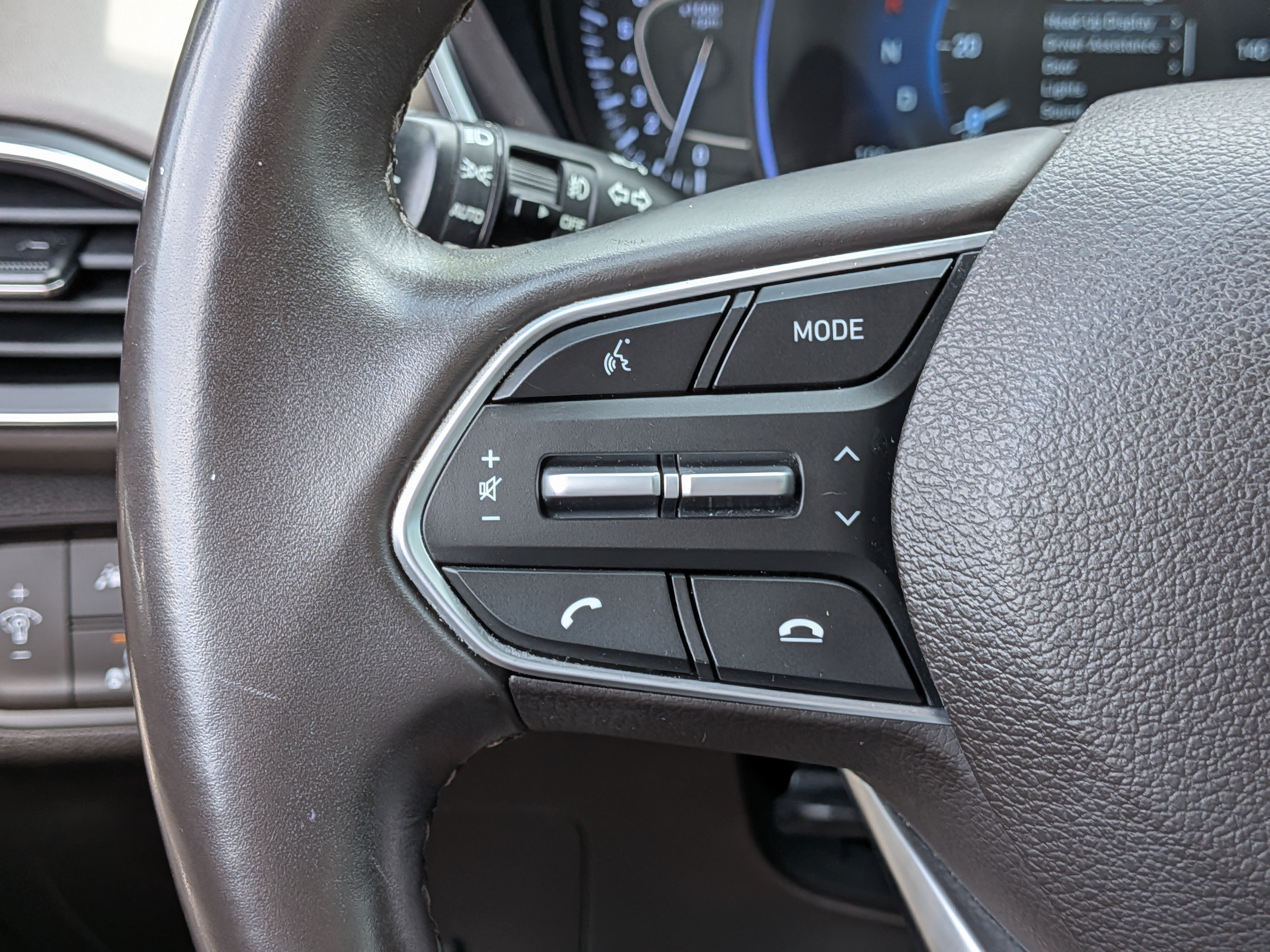 Used 2020 Hyundai Santa Fe Limited FWD image 25