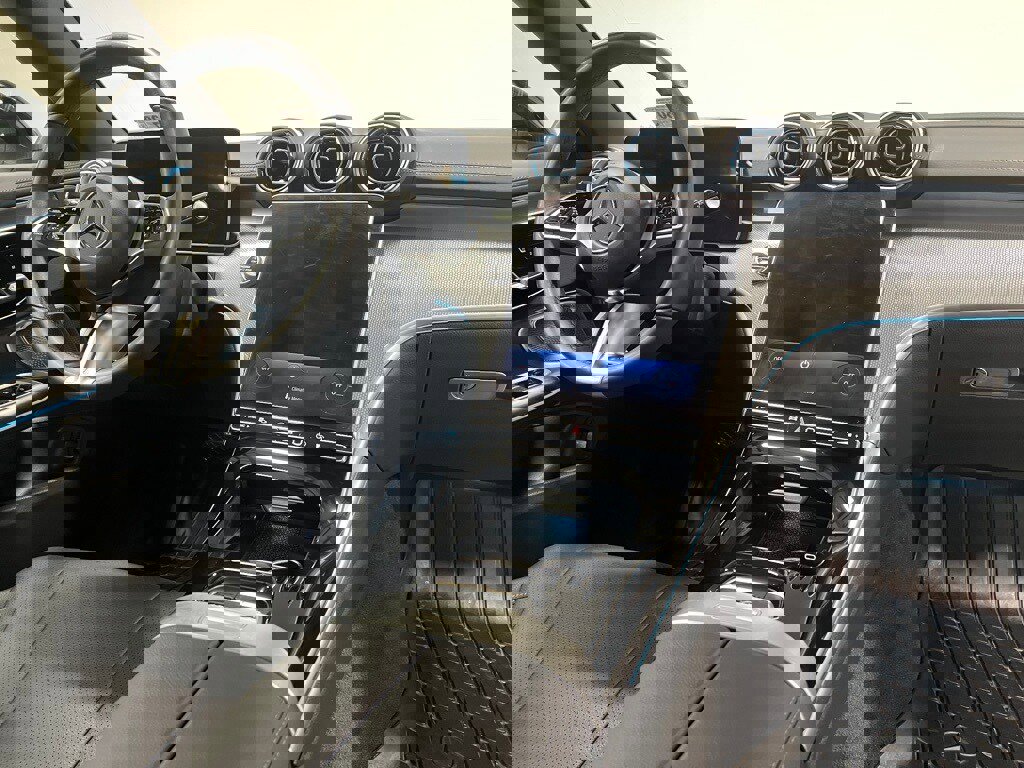 Used 2025 Mercedes-Benz CLE 300 4MATIC Cabriolet image 28