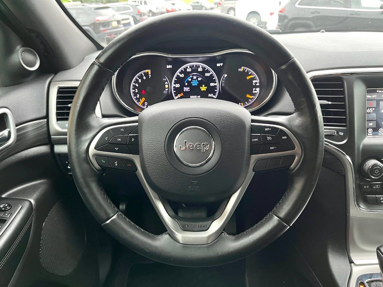 Used 2019 Jeep Grand Cherokee Laredo image 14