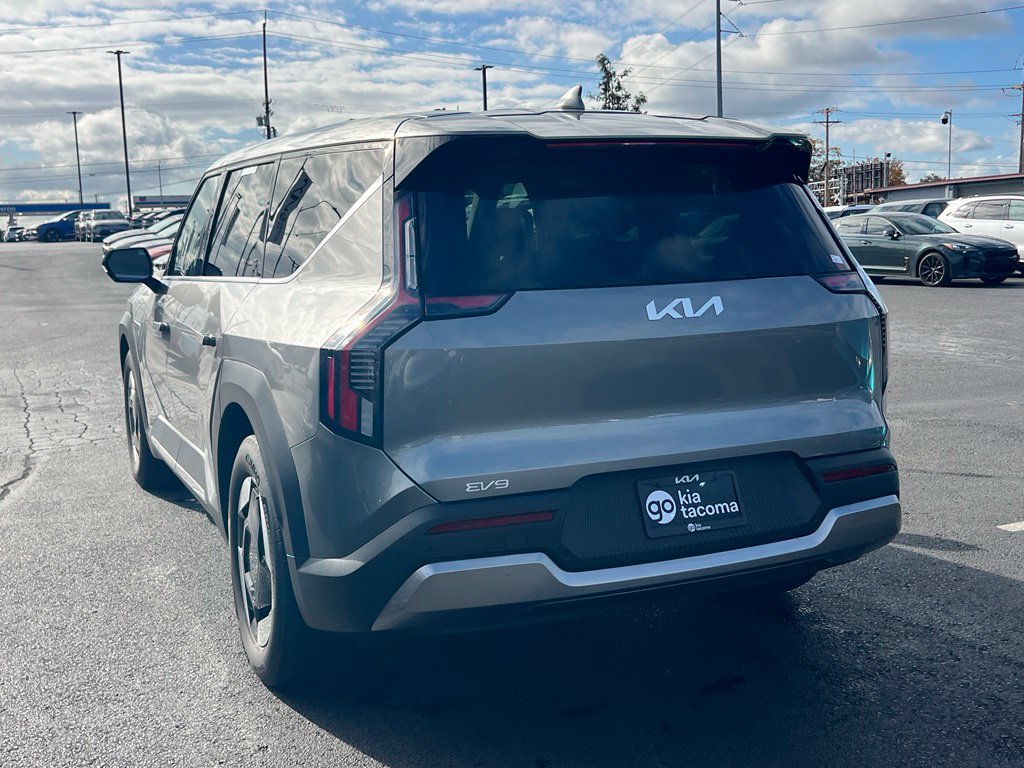 Certified 2024 Kia EV9 Light Long Range RWD image 7