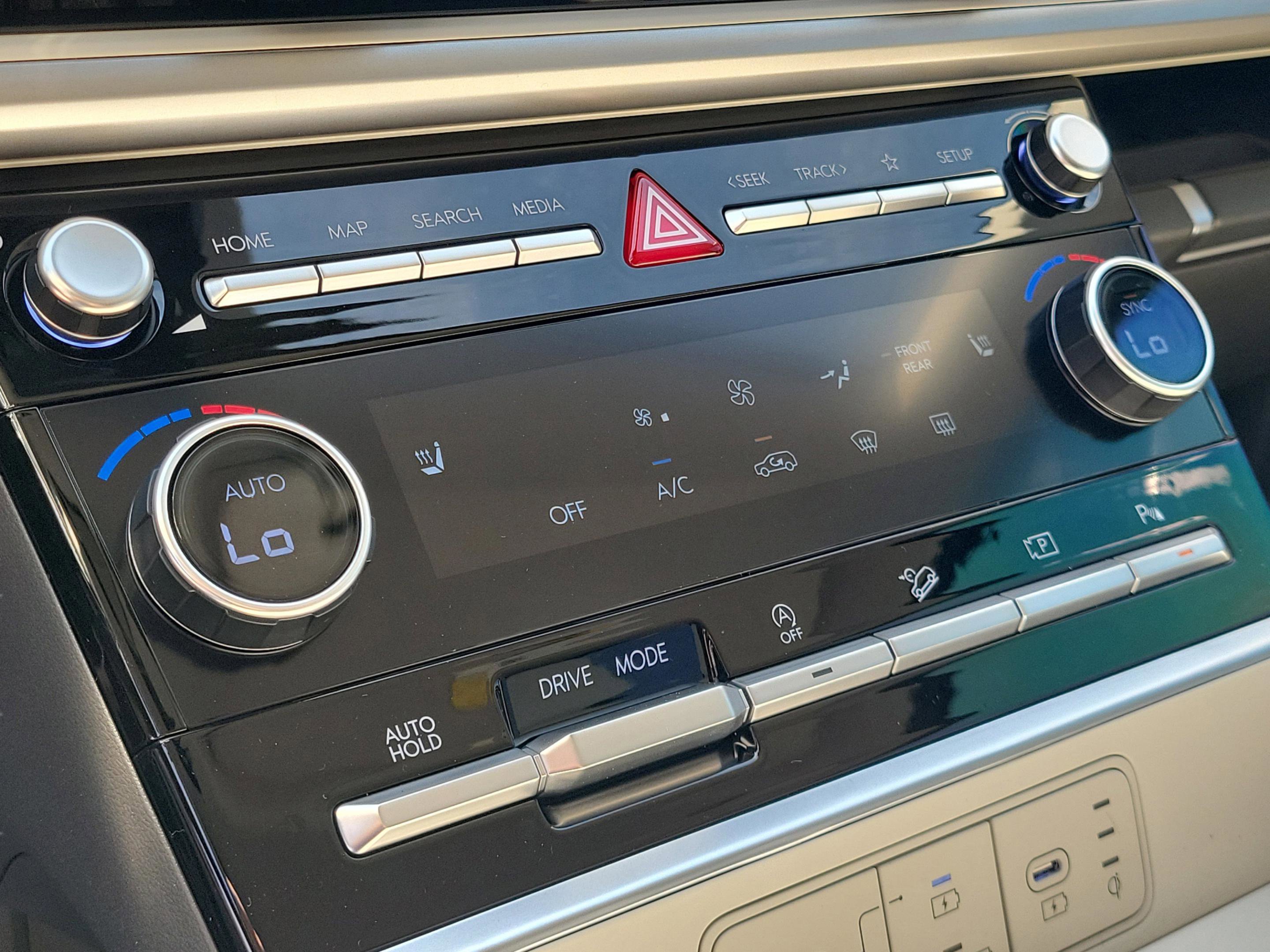 New 2026 Hyundai Santa Fe SEL image 25