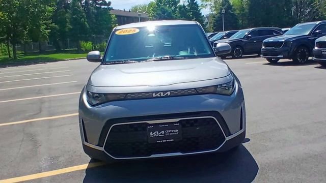 Certified 2025 Kia Soul LX w/ LX Technology Package FWD image 6