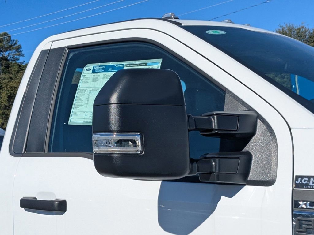 New 2025 Ford F550 4x4 Regular Cab Super Duty image 12