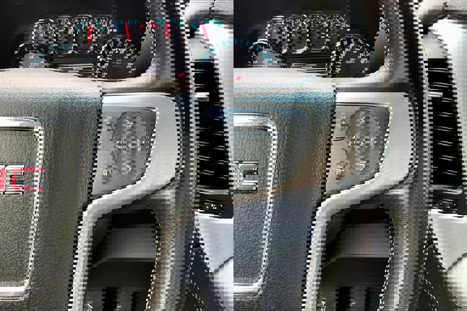 Used 2020 GMC Yukon SLT image 24