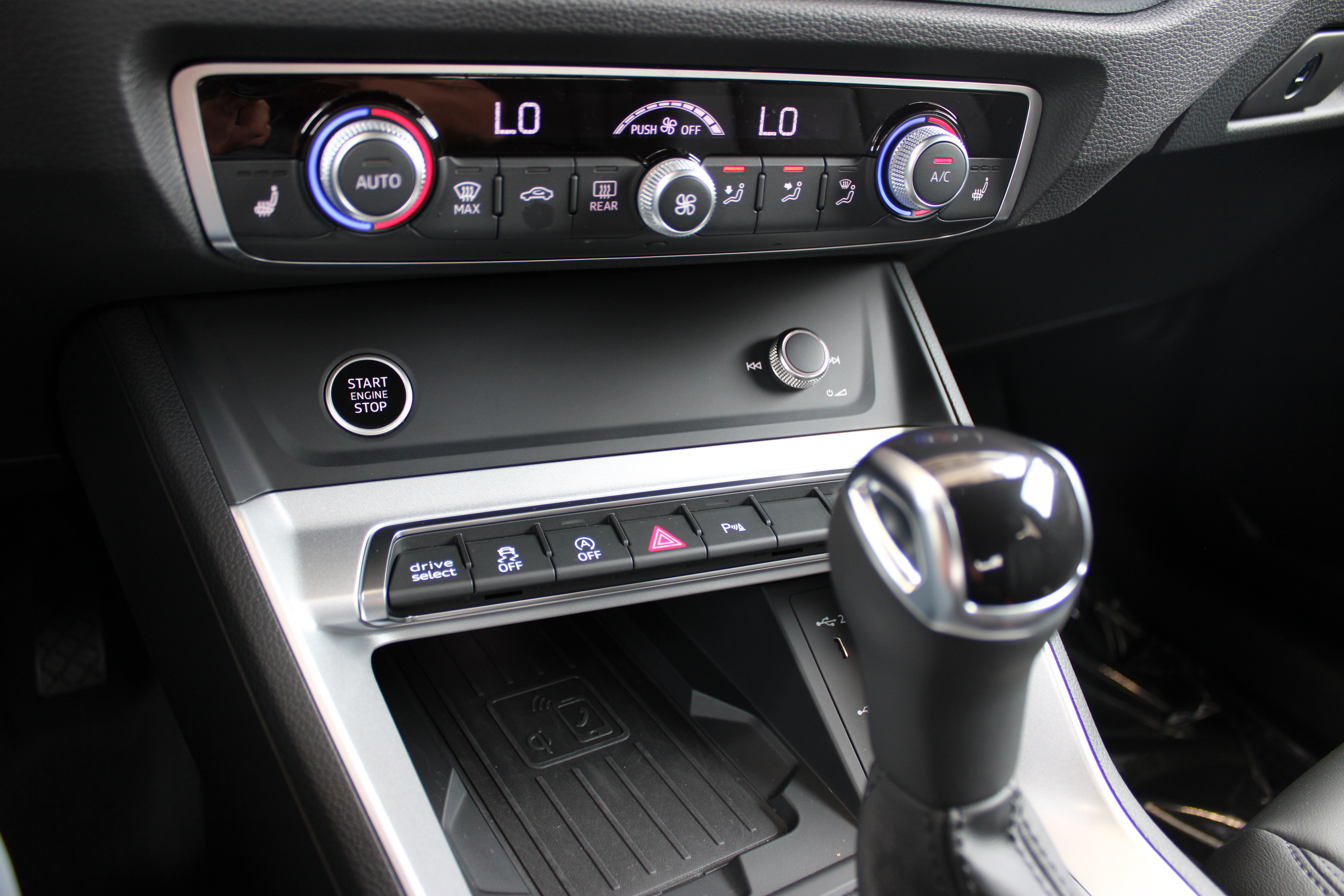 Certified 2025 Audi Q3 2.0T Premium w/ Convenience Package AWD/4WD image 19