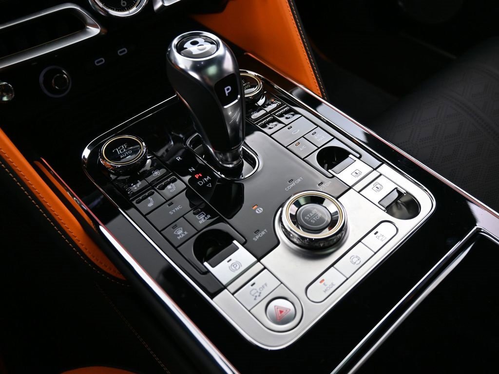 Used 2025 Bentley Flying Spur Plug-In Hybrid image 24