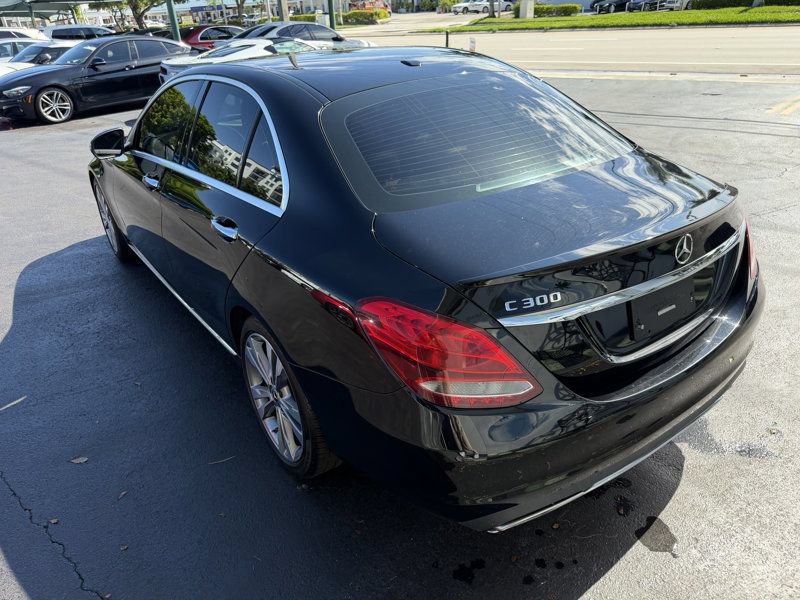 Used 2018 Mercedes-Benz C 300 Sedan image 3