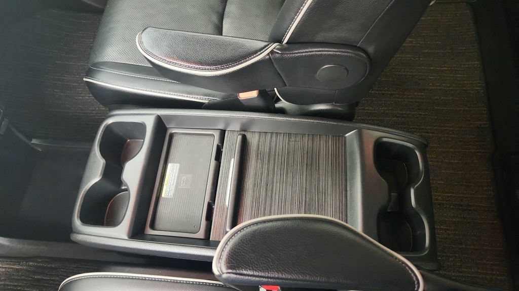 Used 2022 Honda Odyssey Elite image 18