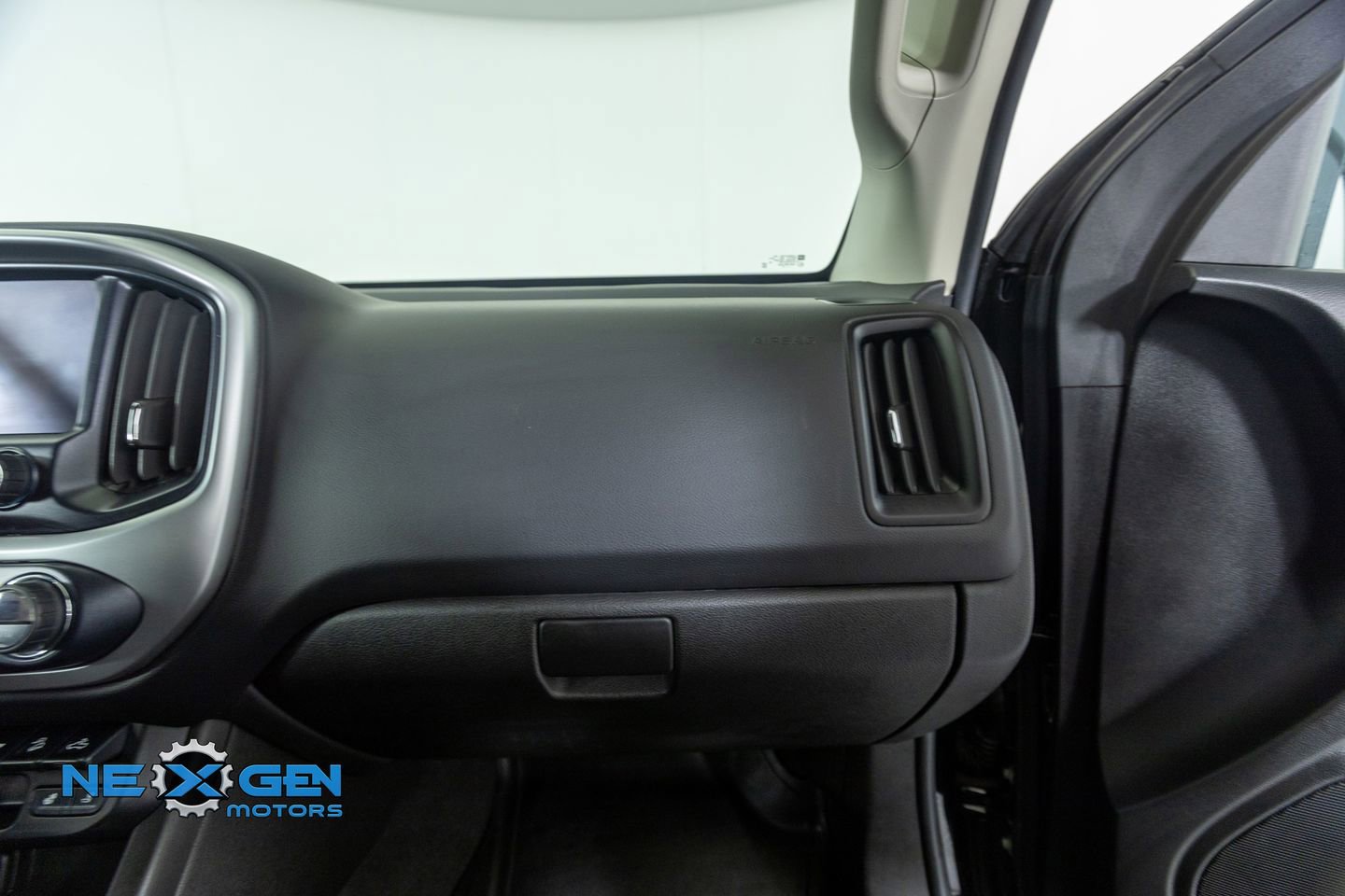 Used 2020 Chevrolet Colorado ZR2 w/ ZR2 Midnight Special Edition image 45