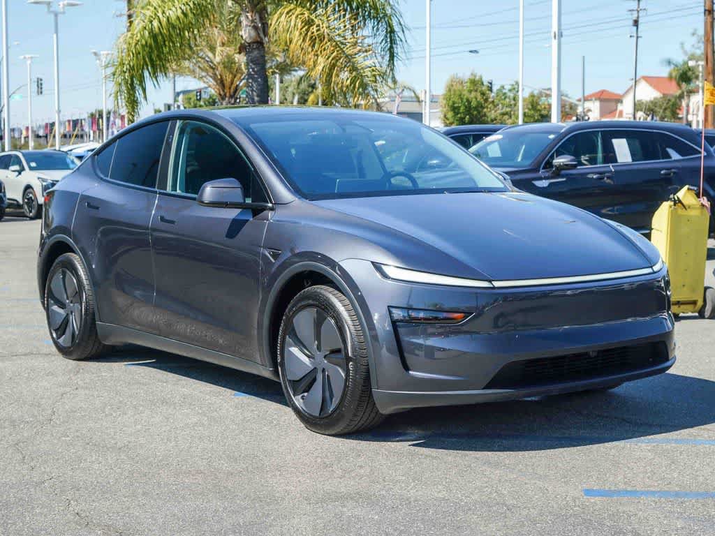 Used 2026 Tesla Model Y 2WD image 3