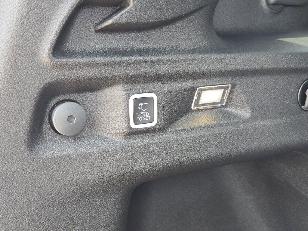 New 2025 Jeep Grand Cherokee L Limited w/ MOPAR Finishing Package image 17