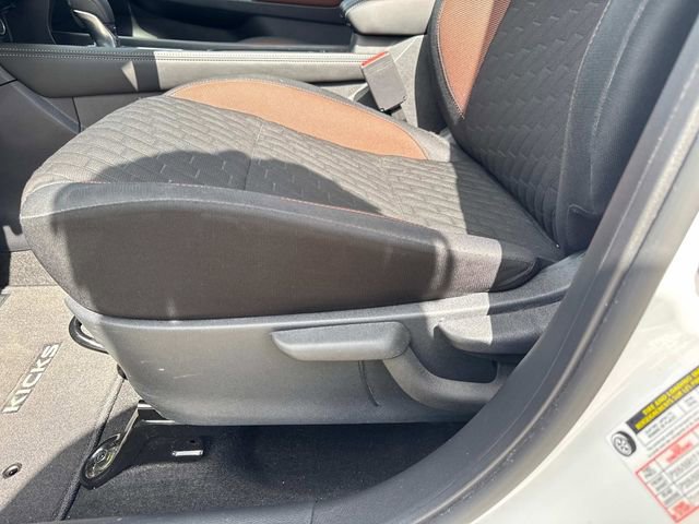 Used 2023 Nissan Kicks SR image 23