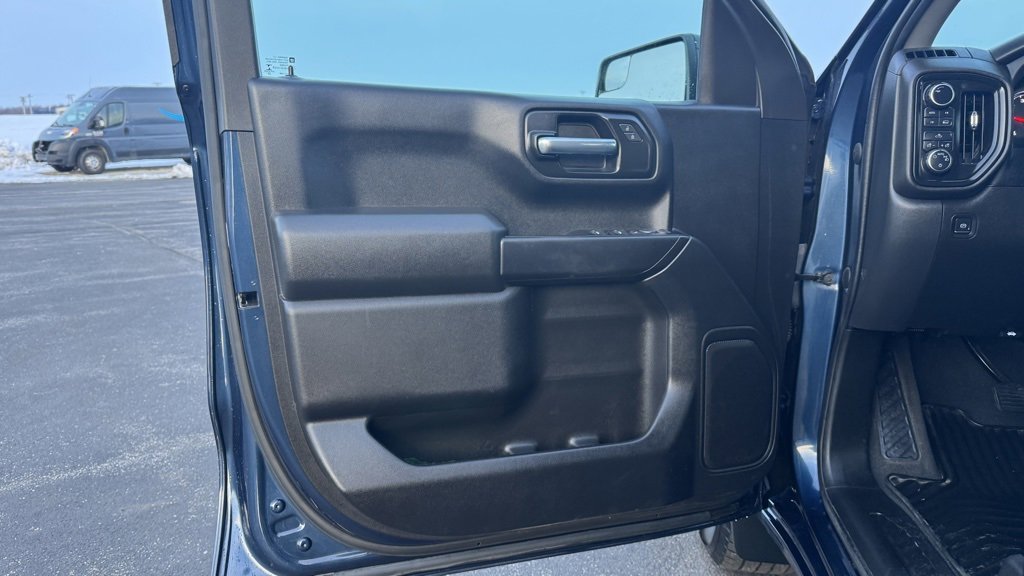 Used 2022 Chevrolet Silverado 1500 Custom image 10