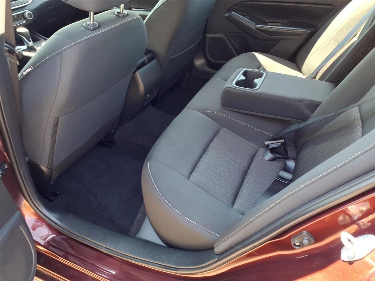 Used 2025 Nissan Altima 2.5 SV FWD image 8