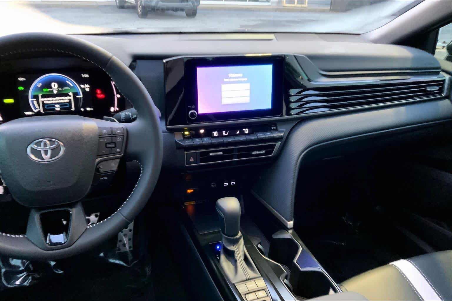 Used 2026 Toyota Camry SE FWD image 7