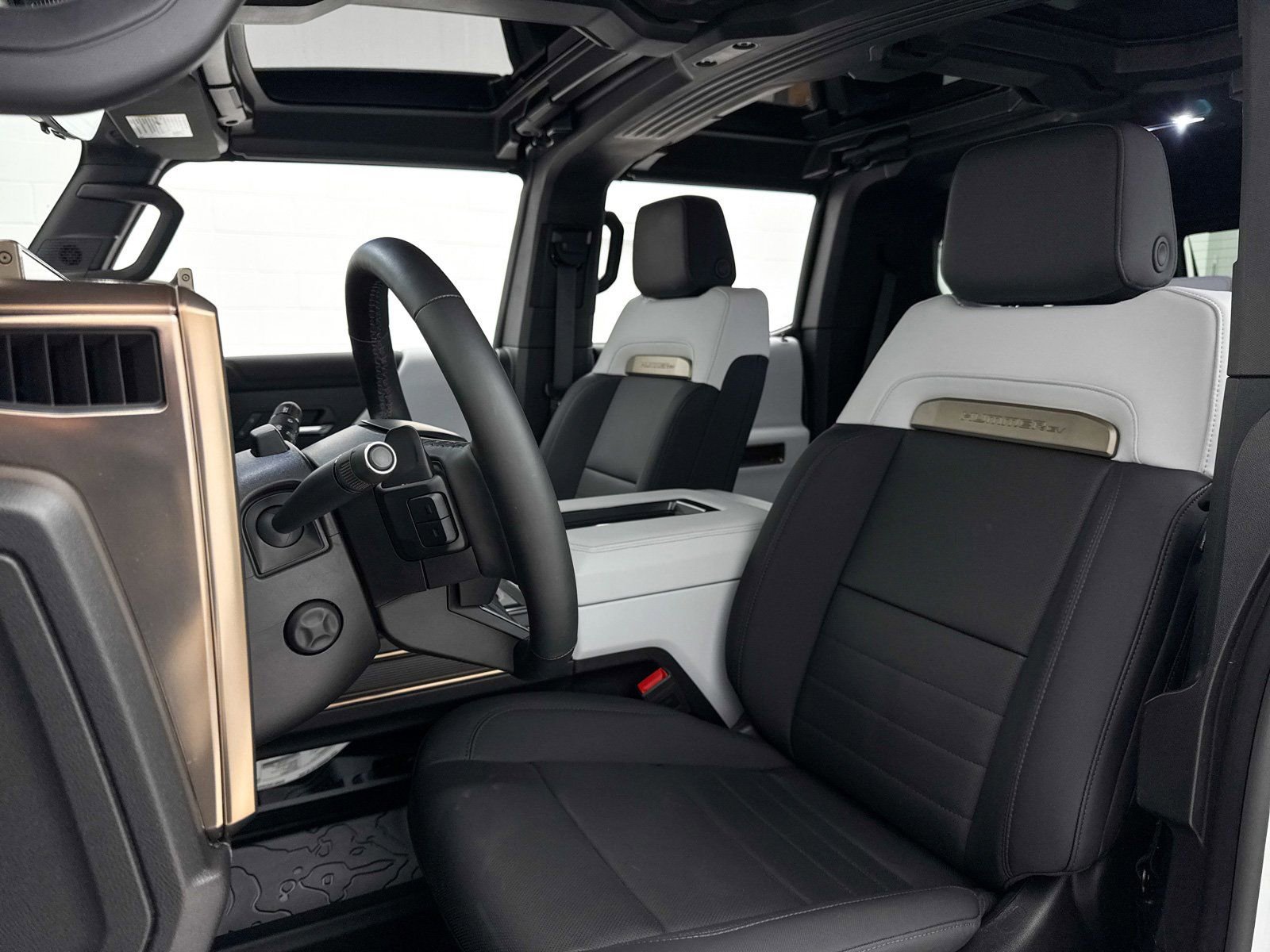 Used 2025 GMC Hummer EV 2X image 44