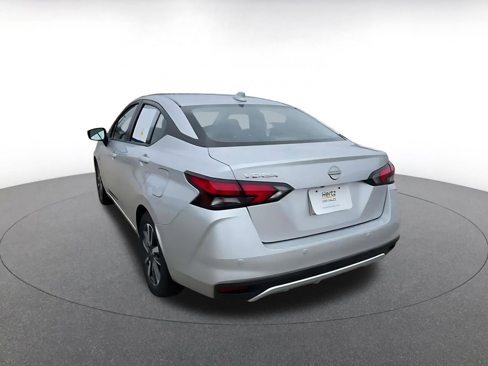 Used 2025 Nissan Versa SV image 11