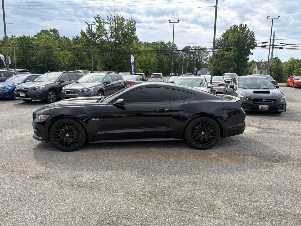 Used 2017 Ford Mustang GT RWD image 4