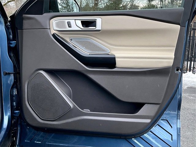 Used 2020 Ford Explorer Platinum w/ Premium Technology Package image 20