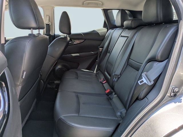 Used 2022 Nissan Rogue Sport SL FWD image 14