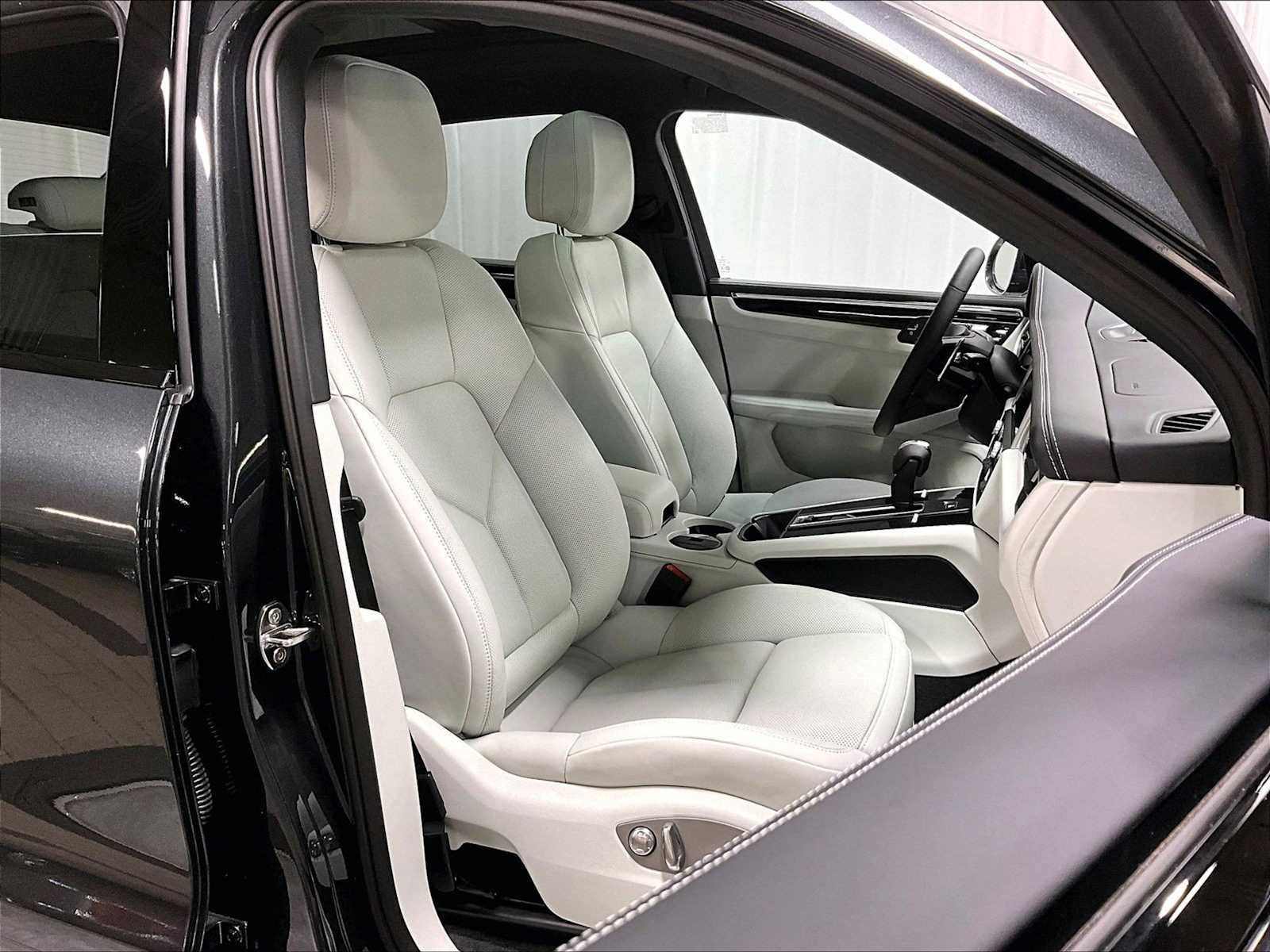 Used 2026 Porsche Macan S image 32