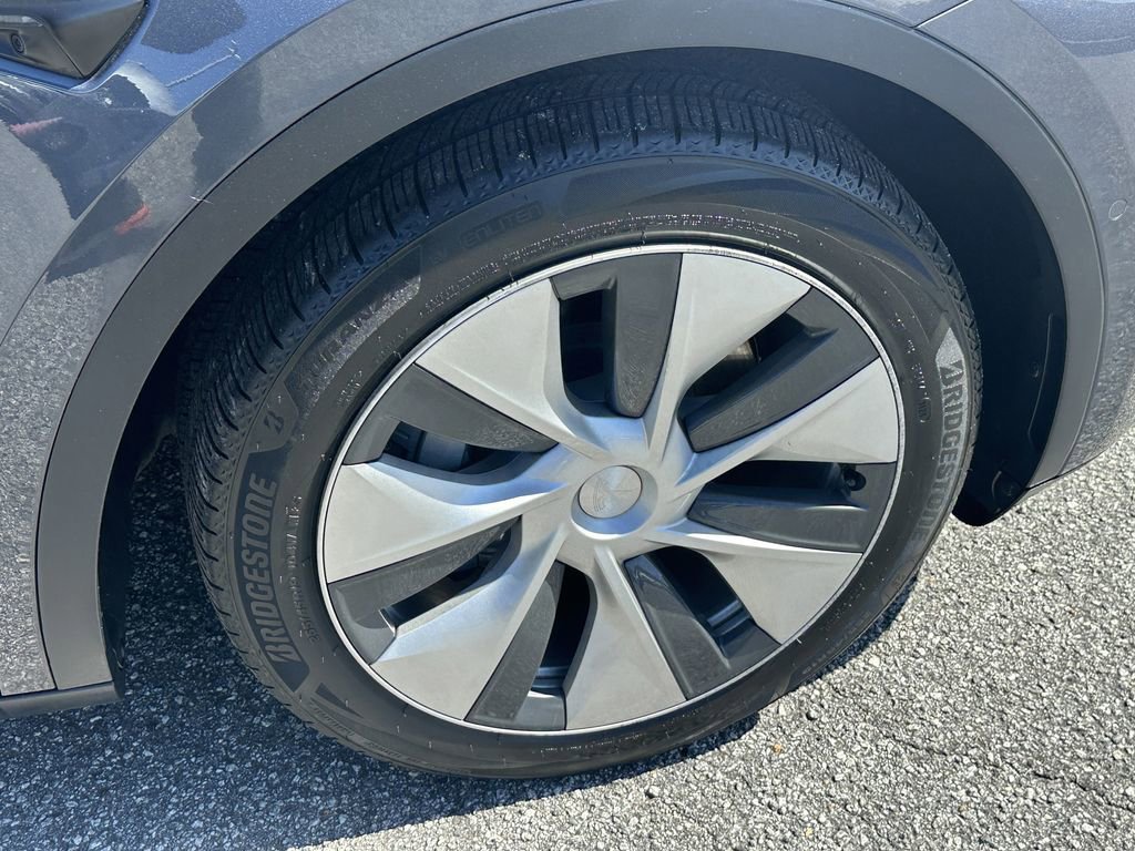 Used 2021 Tesla Model Y Long Range image 14