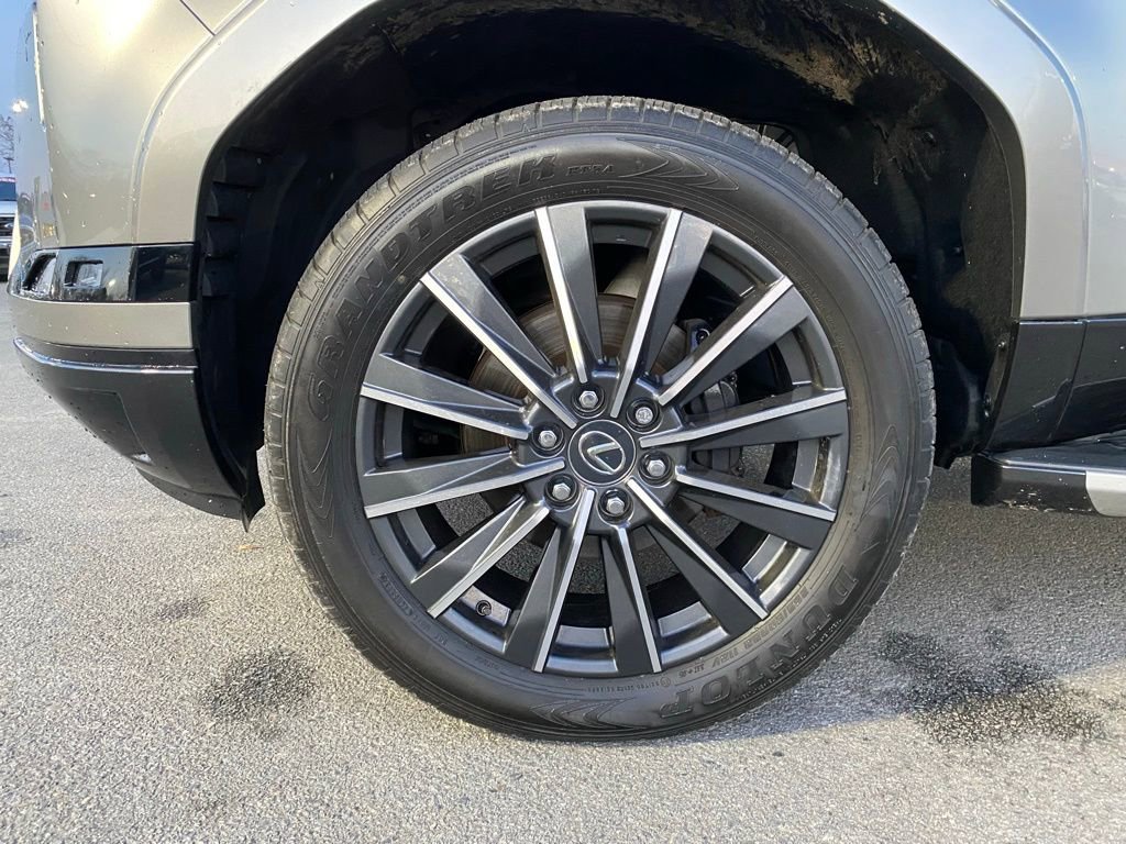 Used 2024 Lexus GX 550 w/ Accessory Package (Z1) image 30