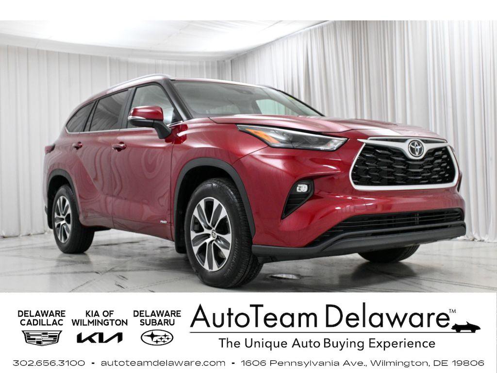 Used 2025 Toyota Highlander XLE image 1