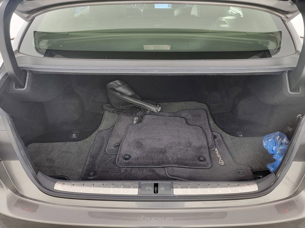 Used 2018 Lexus LS 500h AWD w/ Accessory Package (Z2) image 44