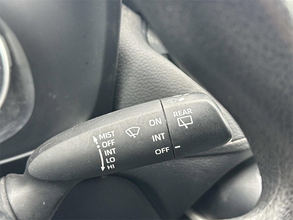 Used 2021 Toyota RAV4 LE image 23