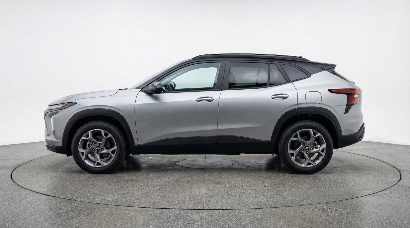 Used 2025 Chevrolet Trax LT image 5