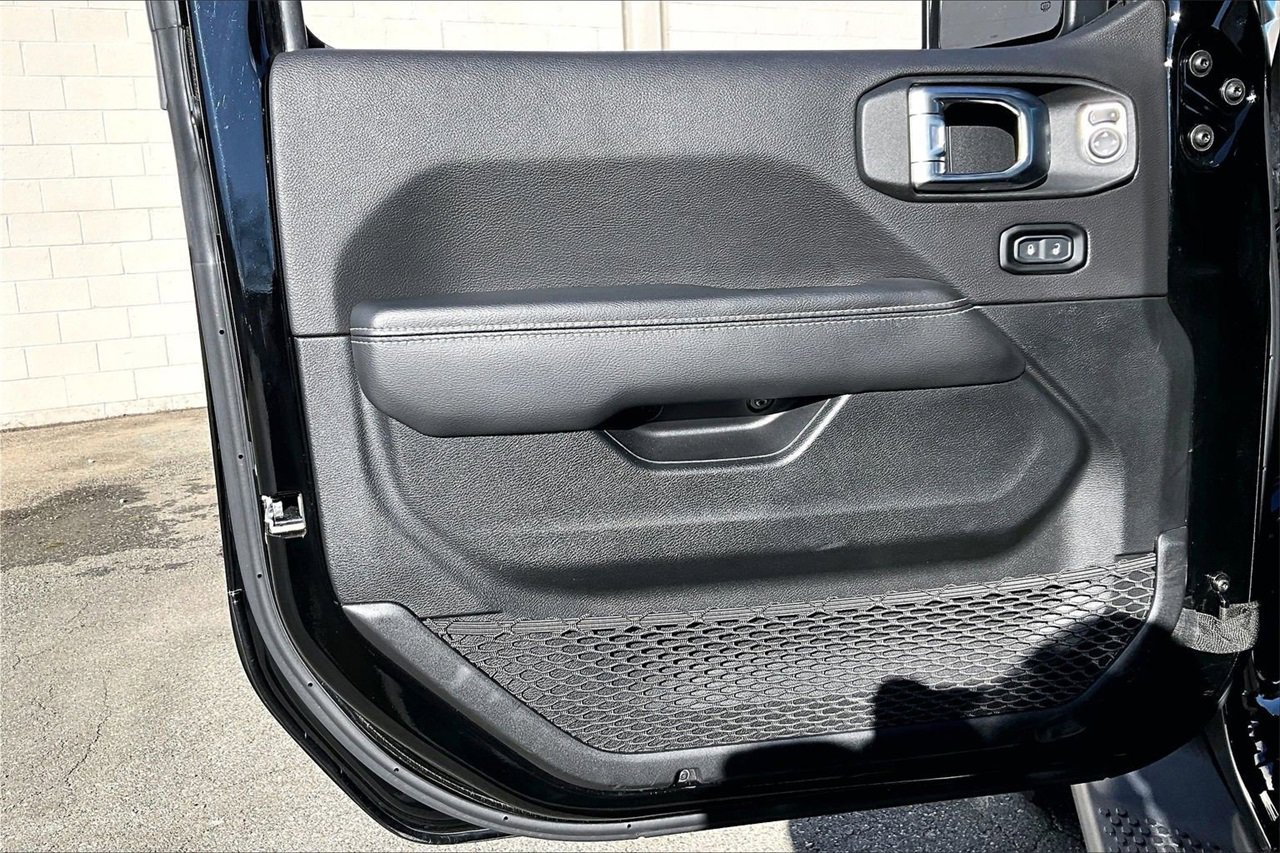 Certified 2023 Jeep Wrangler Sahara w/ Cold Weather Group image 26