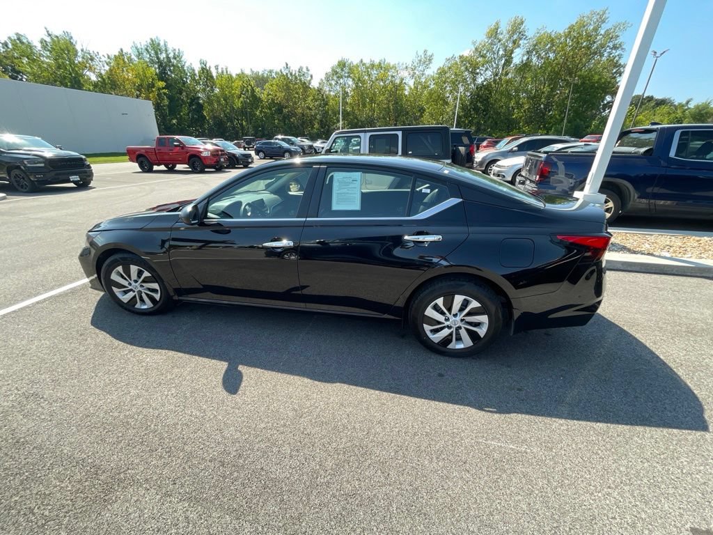 Used 2024 Nissan Altima 2.5 S FWD image 8