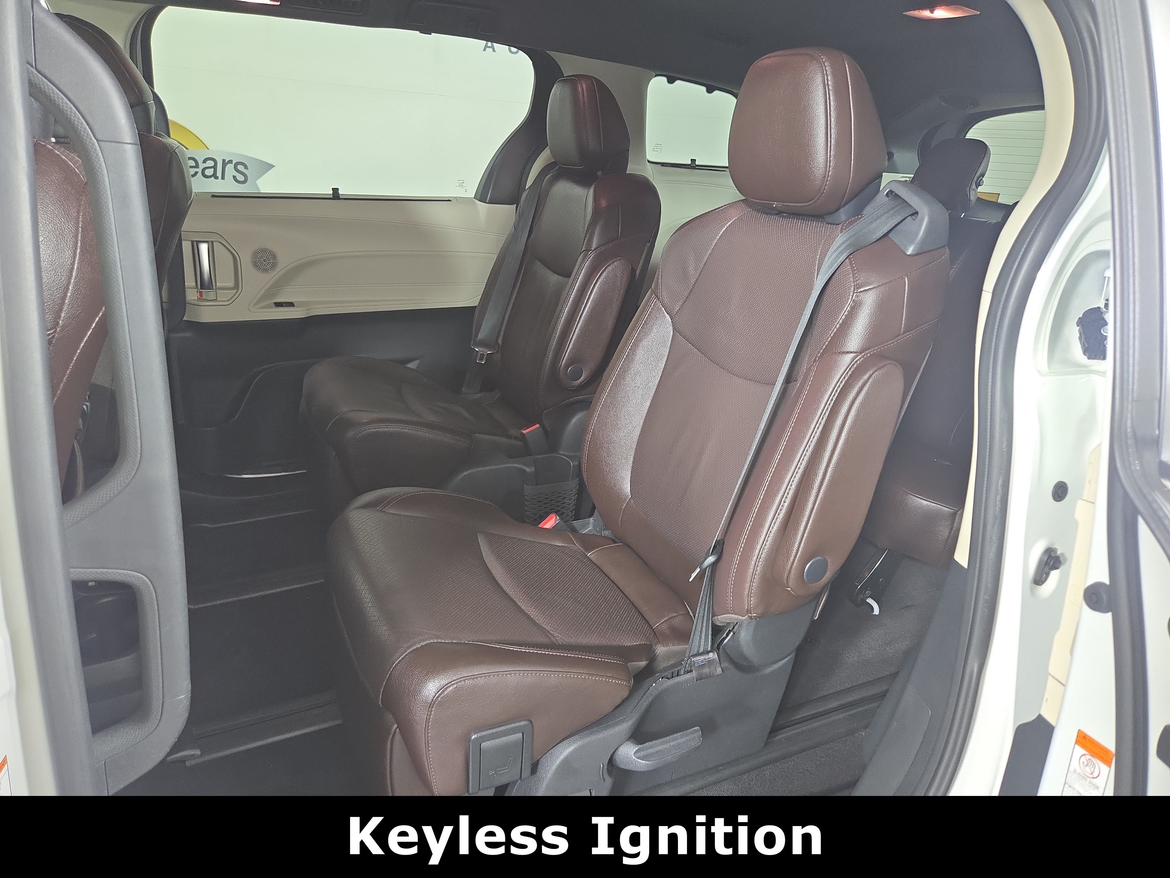 Used 2021 Toyota Sienna Platinum FWD image 13