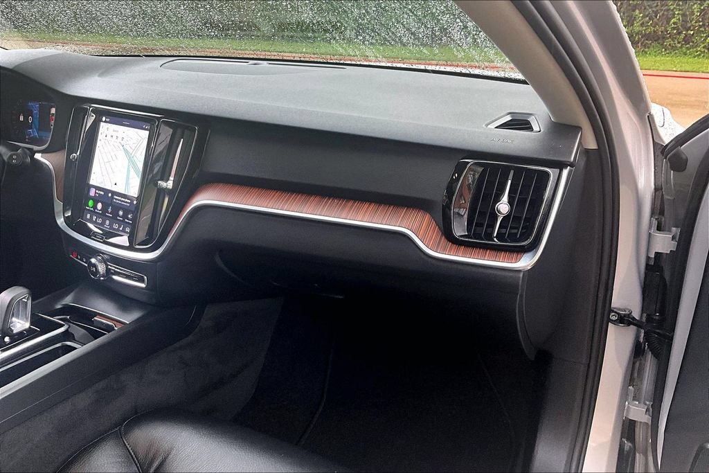 Certified 2025 Volvo V60 B5 Cross Country Plus AWD/4WD image 21