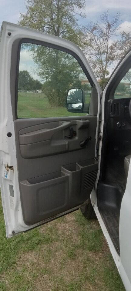 Used 2013 Chevrolet Express 2500 w/ Cold Climate Package image 9