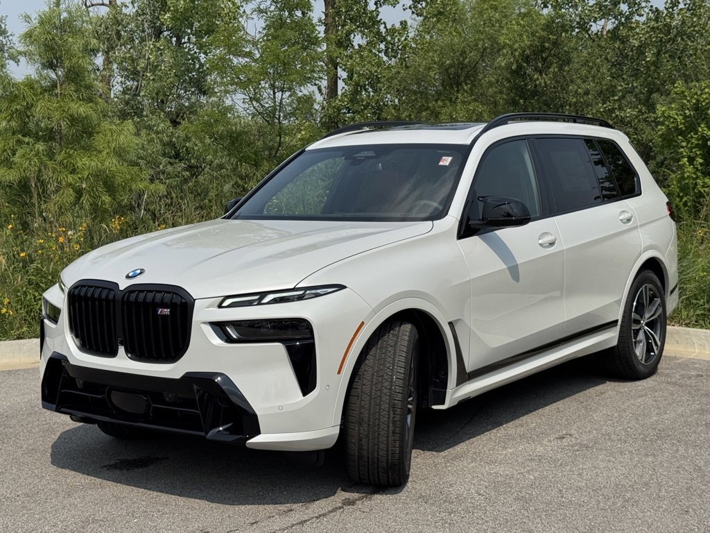 New 2026 BMW X7 M60i w/ Executive Package image 3