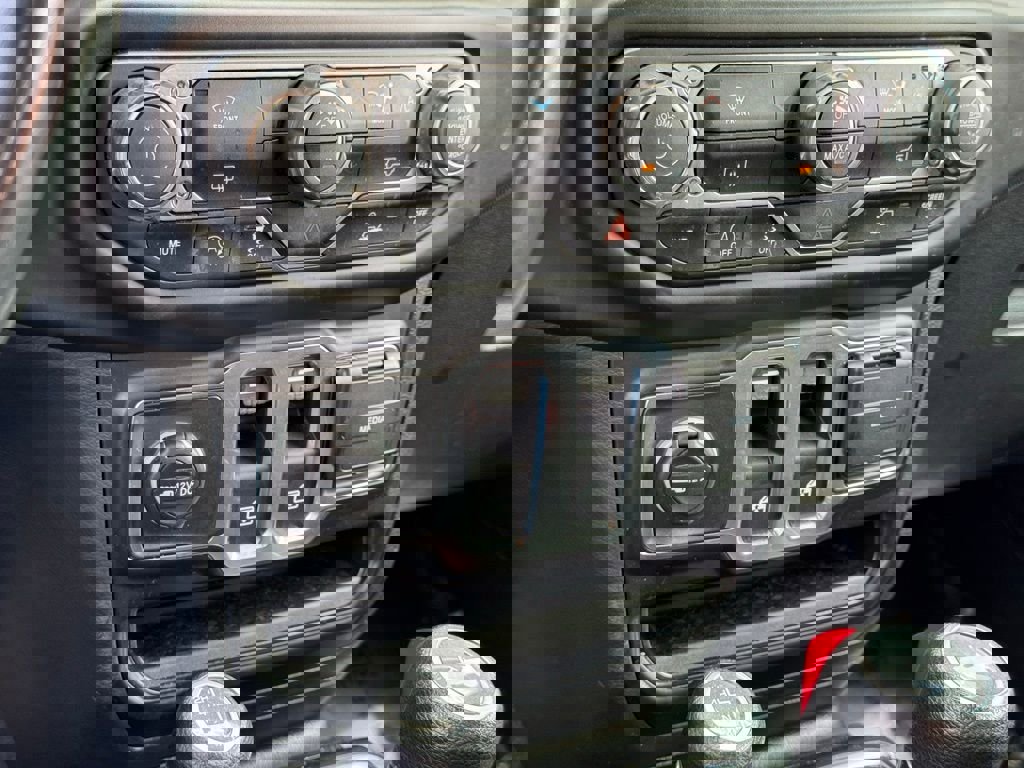 Used 2022 Jeep Wrangler Willys image 27
