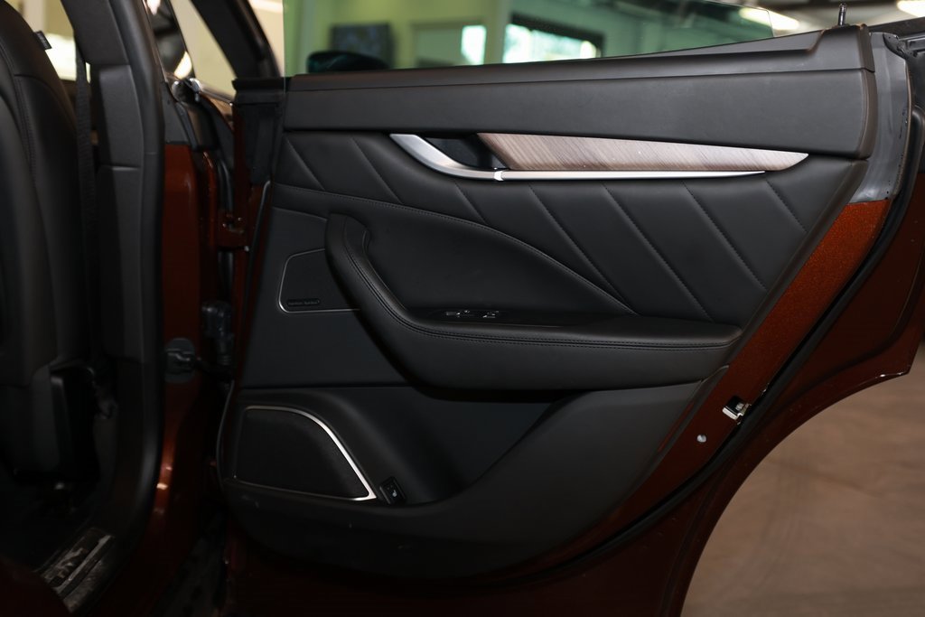 Used 2019 Maserati Levante GranLusso image 20