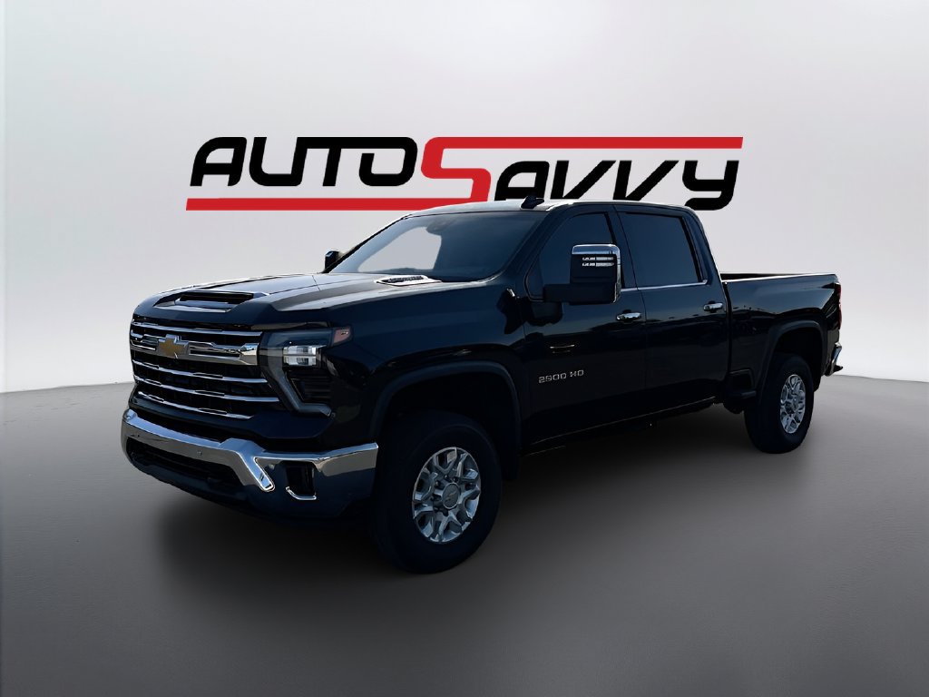 Used 2025 Chevrolet Silverado 2500 LTZ w/ LTZ Plus Package AWD/4WD image 3
