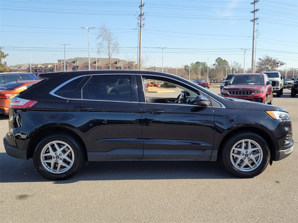 Used 2022 Ford Edge SEL image 2