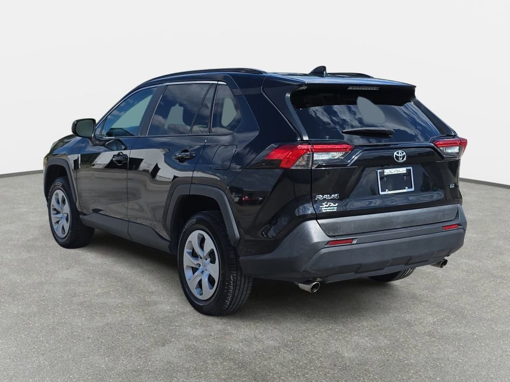 Used 2020 Toyota RAV4 LE FWD image 7
