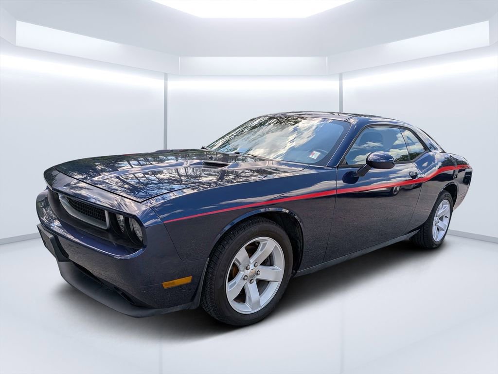 Used 2014 Dodge Challenger SXT RWD image 7